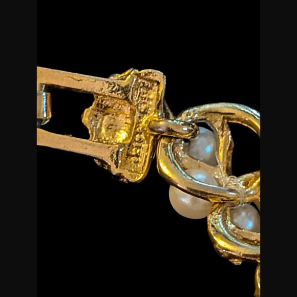 Vintage Richelieu Gold Tone Faux Pearl 6.5" Bracelet - Picture 7 of 11
